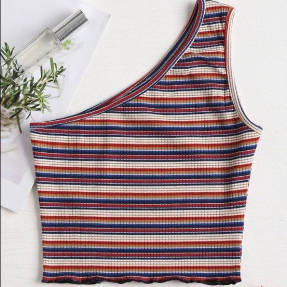 Sexy shoulder crop top